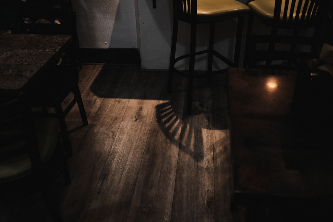 Photo Tiffany-style floor lamp