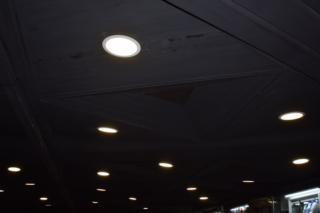 Photo Travertine ceiling lights